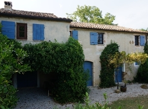 nice blue shutters