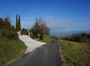 facilmente accessibile - strada asfaltata