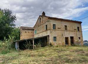 bella casa colonica con molte possibilità