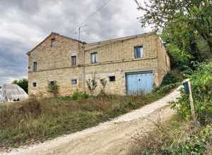 Monterubbiano- le Marche-lasciatevi ispirare