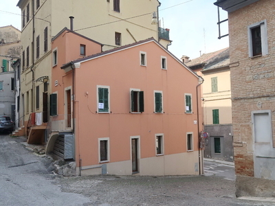 Luminoso appartamento nel centro storico di Jesi