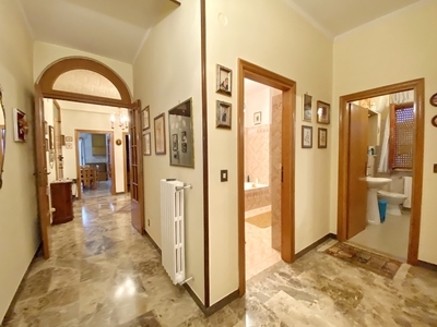 Large and bright flat in Offida