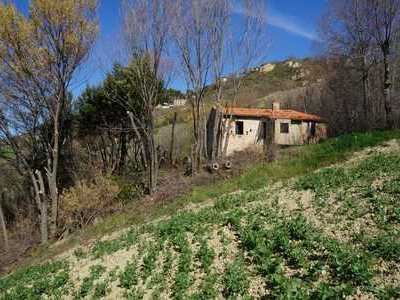 Country House for restoration with a view to the mountains