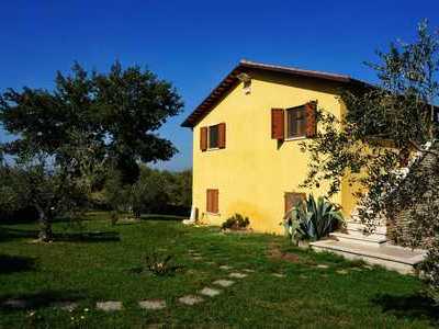 New country house in the hills of Offida