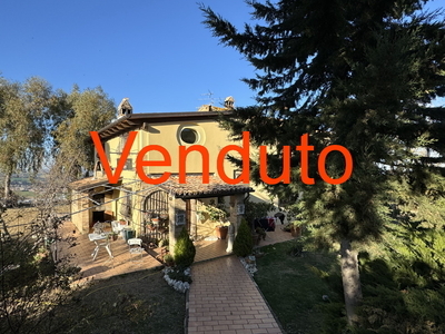Beautiful country house with B & B and  full of loving details